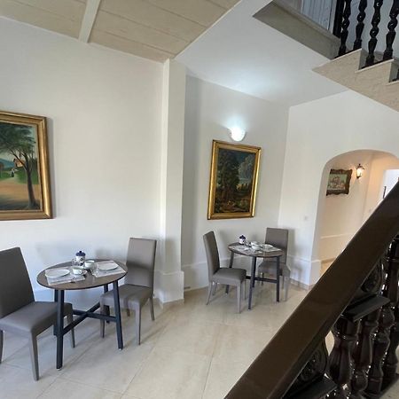 Alina Boutique Living Bed and Breakfast Victoria Εξωτερικό φωτογραφία