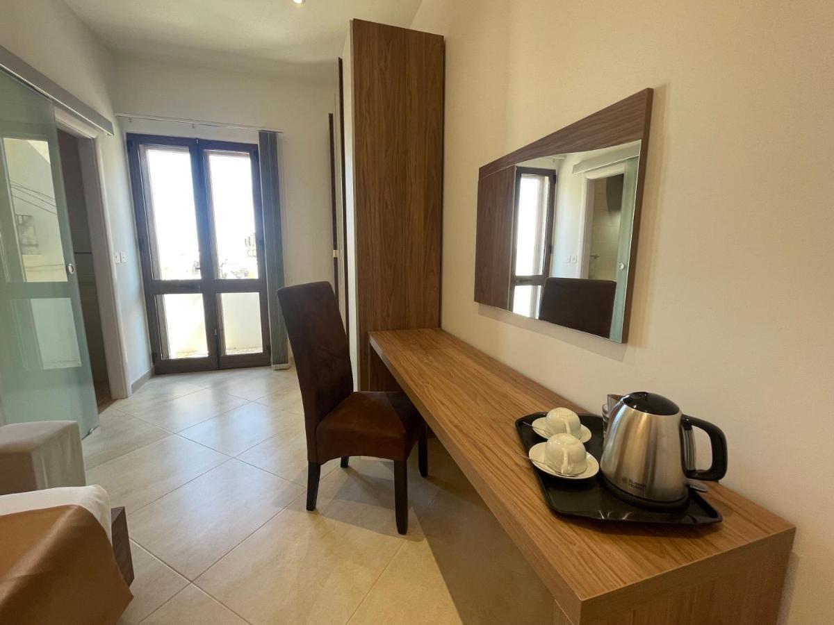 Alina Boutique Living Bed and Breakfast Victoria Εξωτερικό φωτογραφία