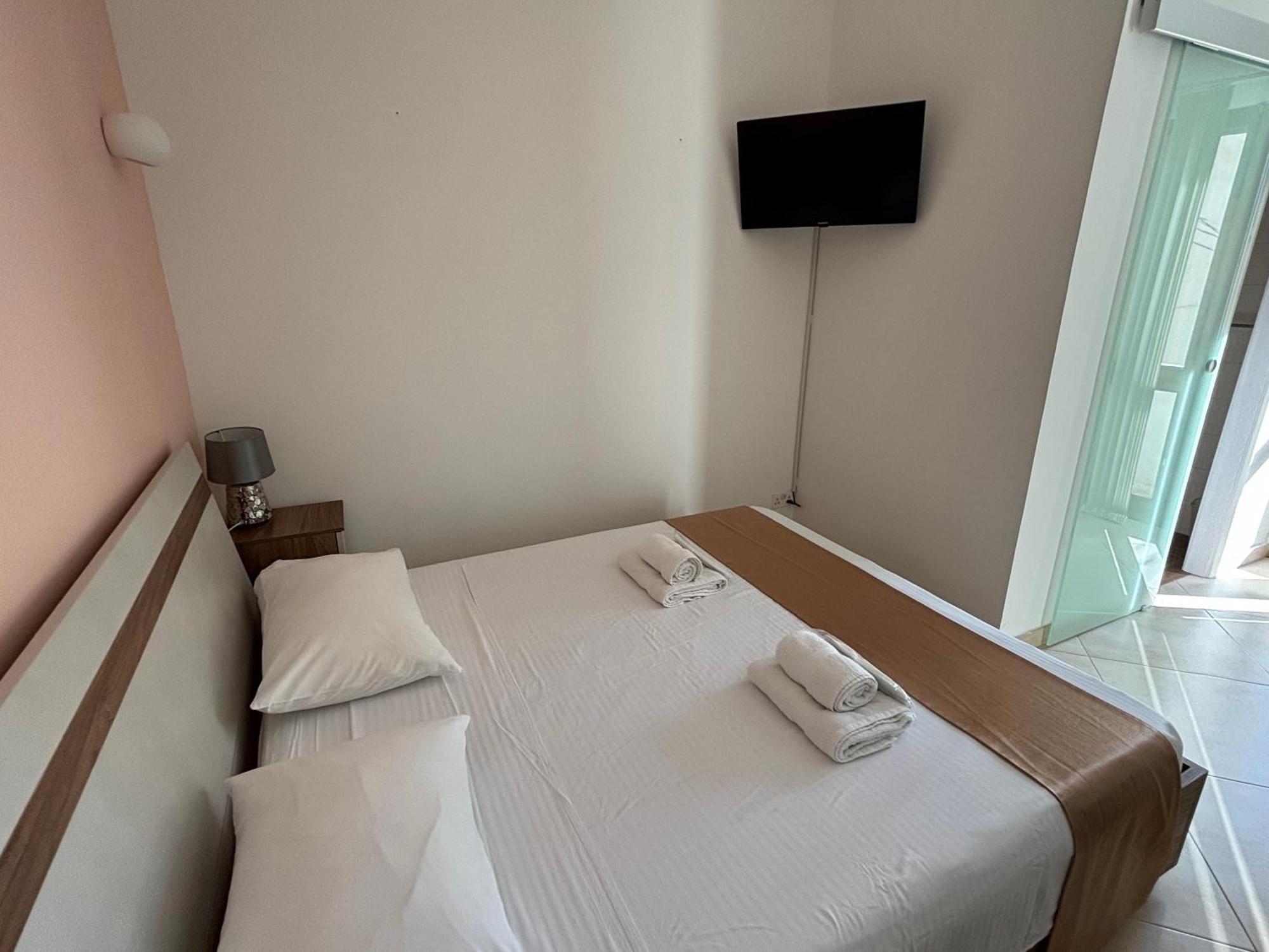 Alina Boutique Living Bed and Breakfast Victoria Εξωτερικό φωτογραφία